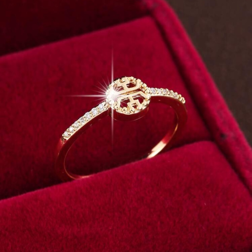 *Set for Buy Now* Adorable Zirconia Ring - Picture 1 of 2